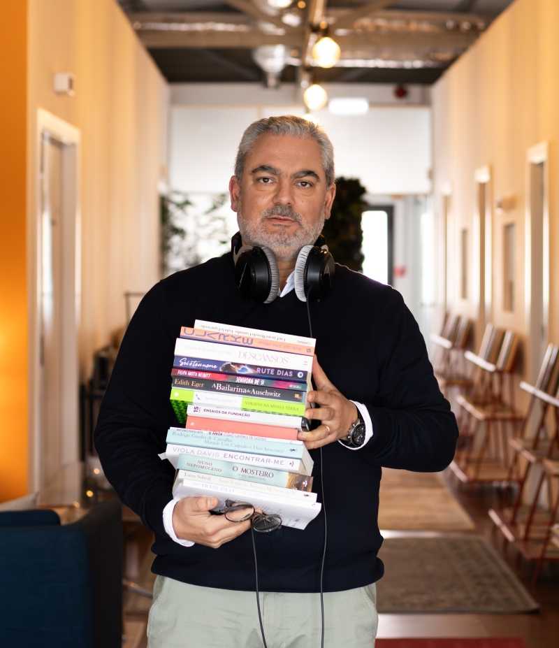 Artigo de Opini�o: Dia Mundial da Poesia: melhor do que ler � ouvir