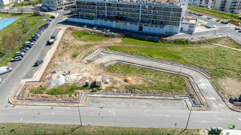 Come�aram obras de urbaniza��o do loteamento Ferromax em Azambuj...