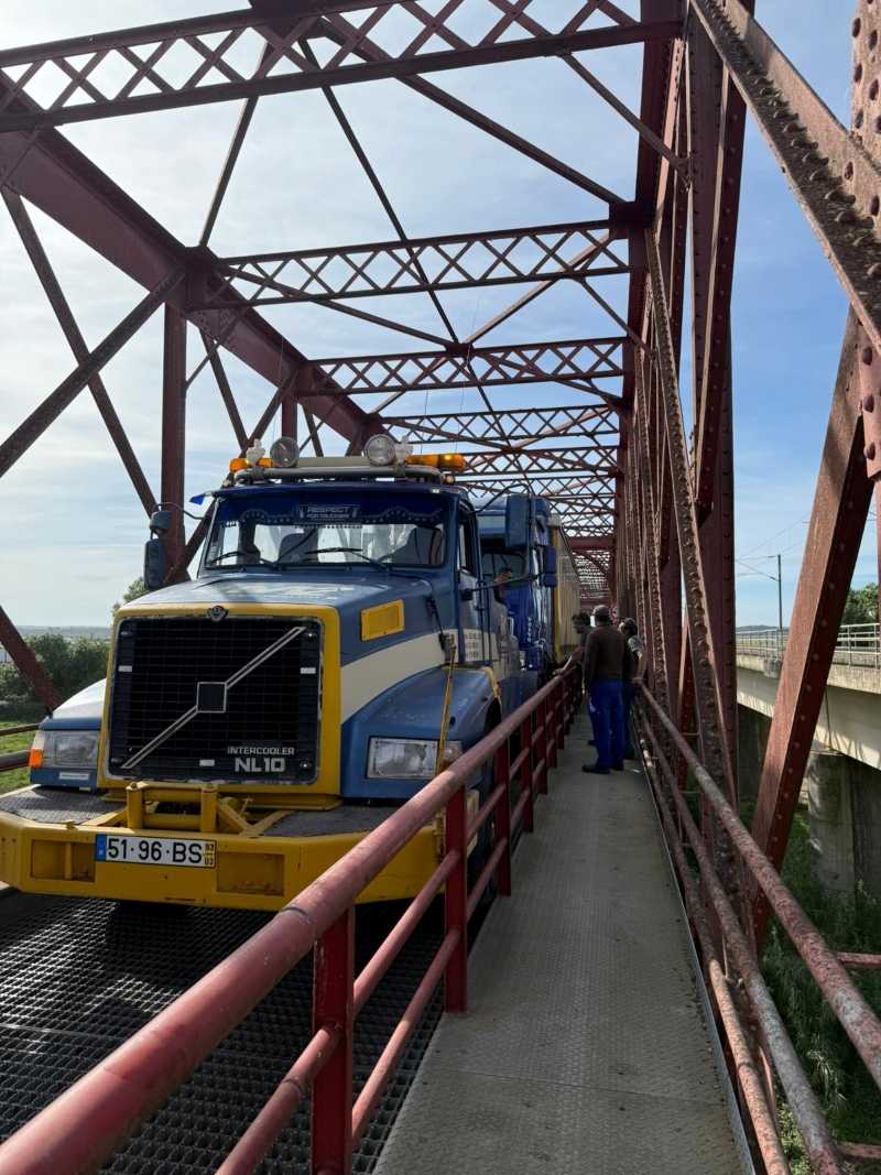 Reaberta a  Ponte Rainha D� Am�lia ao tr�nsito