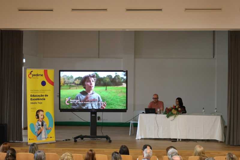 Conselho de Desenvolvimento Intermunicipal da Edu��o reuniu e...