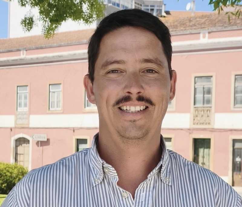 Opini�o / Quando o sonho viaja � custa de quem nunca desiste