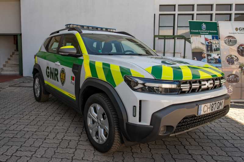 C�mara de Abrantes entrega viaturas � PSP e GNR 
